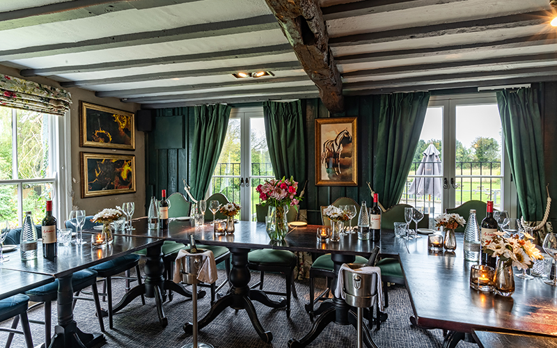 pcp-2024-secondaryspaces-thehorseshoeseastfarleigh-privatedining-img-01.jpg